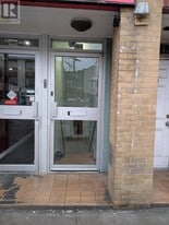 2823 Danforth Ave in Toronto, ON - Building Photo