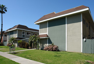 862-868 Center St in Costa Mesa, CA - Building Photo - Building Photo