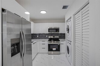 10362 SW 180th St-Unit -3 in Miami, FL - Building Photo - Building Photo