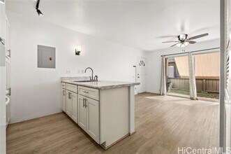 91-1135-1135 Puamaeole St in Ewa Beach, HI - Building Photo - Building Photo