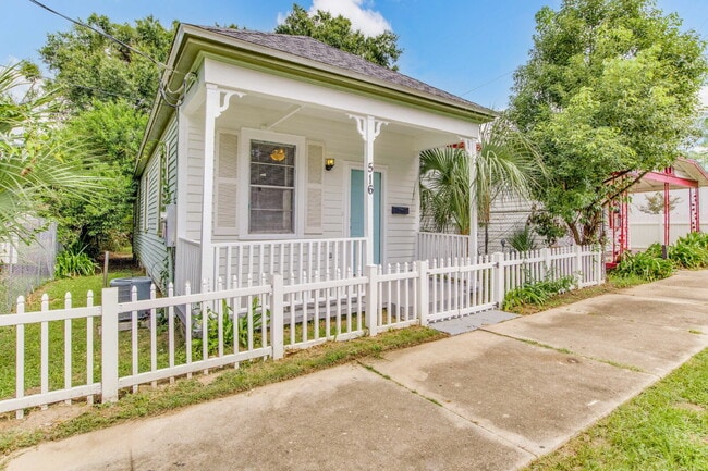 property at 516 W Gadsden St