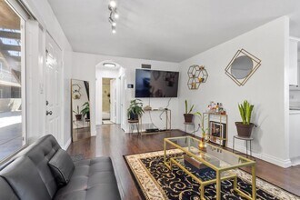 5510 Adelaide Ave in San Diego, CA - Building Photo - Building Photo