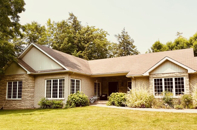 property at 3410 Greenwood Rd