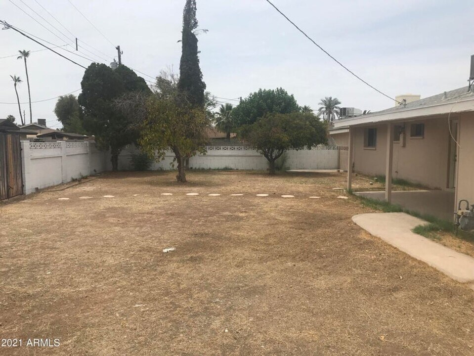 1005 E Alameda Dr in Tempe, AZ - Building Photo