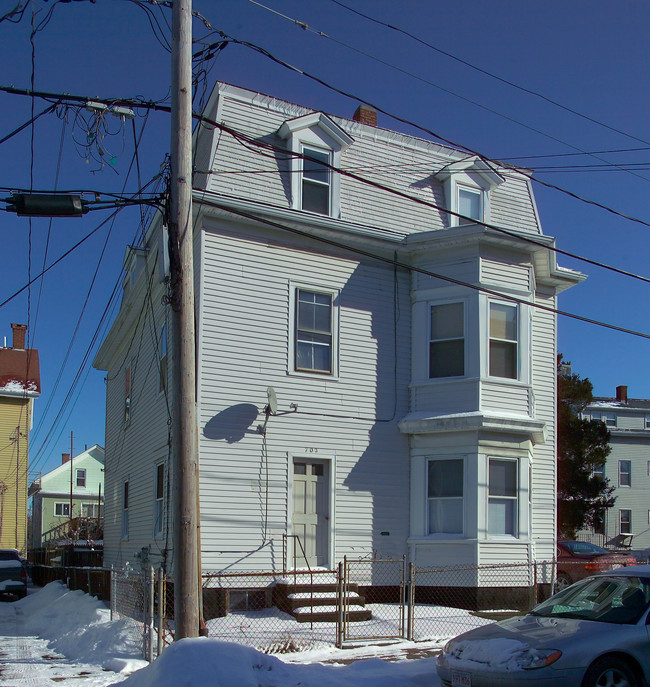 702 3rd St in Fall River, MA - Building Photo - Building Photo