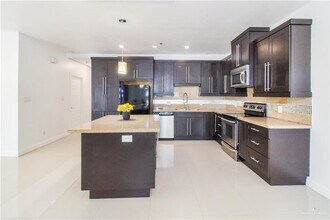 3008 S L St in McAllen, TX - Building Photo - Building Photo