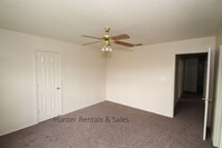 4906 John David Dr in Killeen, TX - Foto de edificio - Building Photo