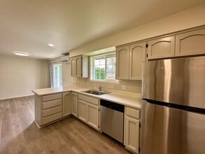 905 Nooksack Rd in Nooksack, WA - Building Photo - Building Photo