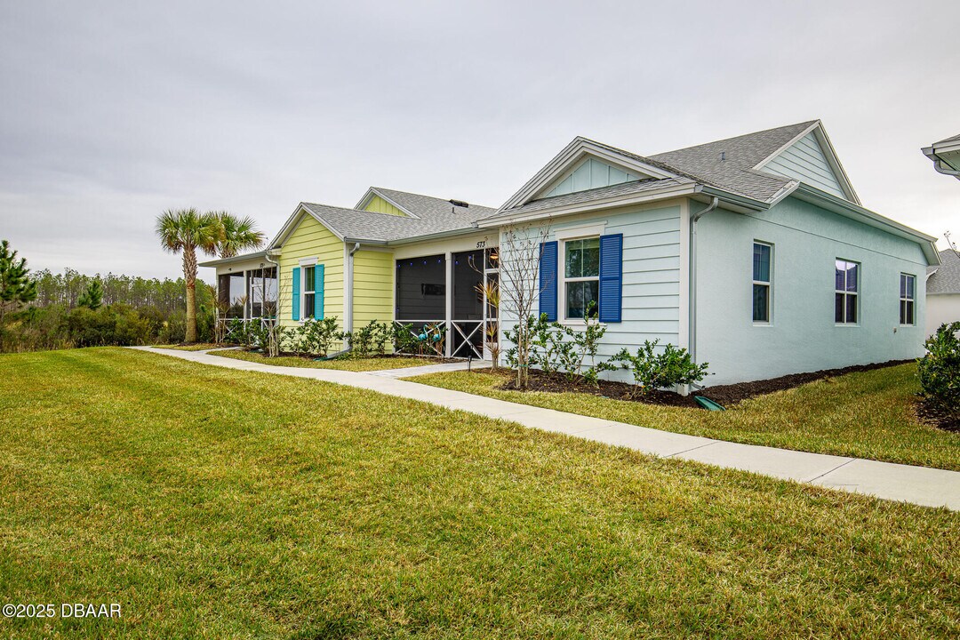 573 High Tide Ln in Daytona Beach, FL - Building Photo
