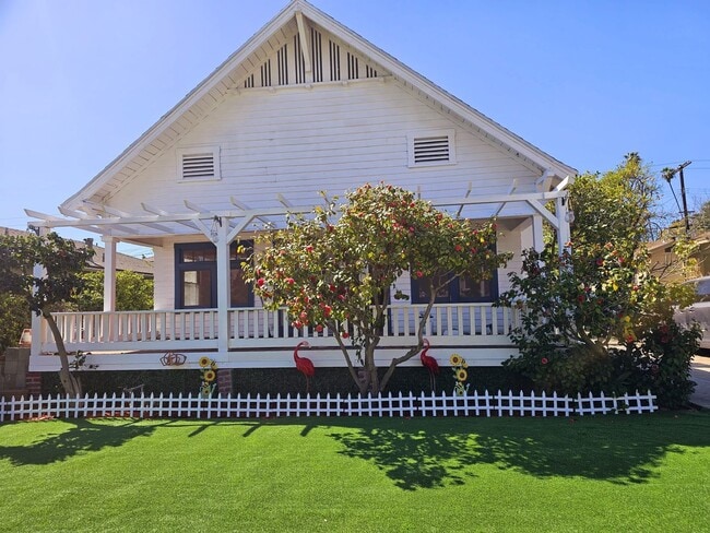 63-69 S Greenwood Ave in Pasadena, CA - Building Photo - Building Photo