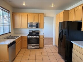 10116 Desert Wind Dr in Las Vegas, NV - Building Photo - Building Photo