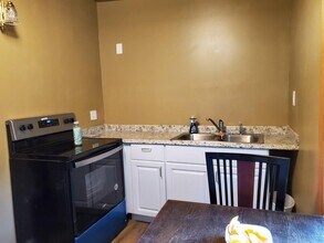 930 Emerald St in Madison, WI - Building Photo - Building Photo