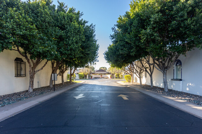 2603 E Beekman Plz in Phoenix, AZ - Foto de edificio - Building Photo