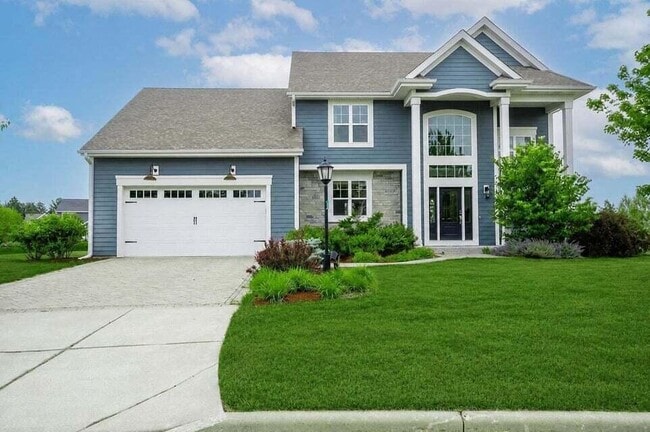 property at 3122 Mendota Ct