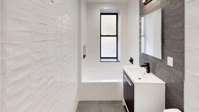 12 Crown St-Unit -A14 in Brooklyn, NY - Building Photo - Building Photo