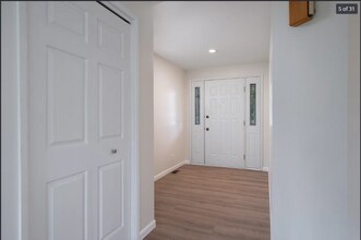 12353 Rainier Dr in Burlington, WA - Building Photo - Building Photo