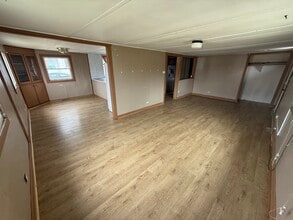 477 Maple St in Eden Valley, MN - Building Photo - Building Photo