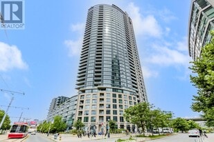 219 Fort York Blvd in Toronto, ON - Building Photo