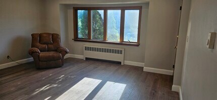 1 Hallock St in Farmingdale, NY - Building Photo - Building Photo