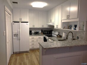 2134 Greenwood Pl SW in Huntsville, AL - Building Photo - Building Photo
