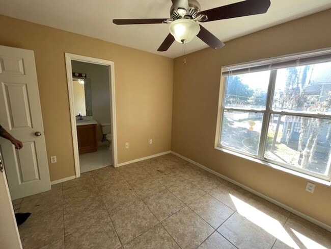 120 NW 8th St in Gainesville, FL - Building Photo - Building Photo