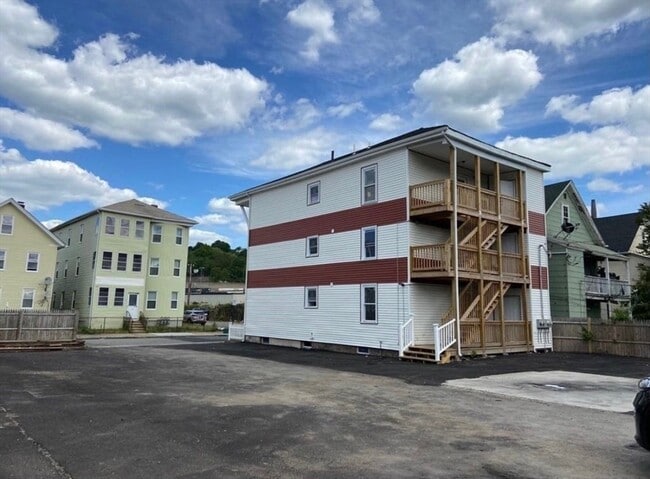 12 Lyon St in Worcester, MA - Building Photo - Building Photo