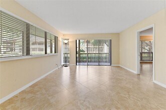 163 Brackenwood Rd, Unit 163 in Palm Beach Gardens, FL - Foto de edificio - Building Photo