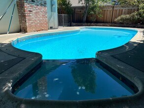 1555 Bedford Ave in Sunnyvale, CA - Building Photo - Building Photo