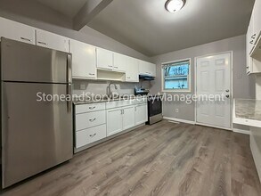 2913 SW Twilight Dr in Topeka, KS - Foto de edificio - Building Photo