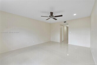 2820 Somerset Dr in Lauderdale Lakes, FL - Building Photo - Building Photo