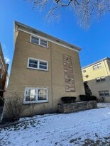 5230 N Delphia Ave in Chicago, IL - Building Photo