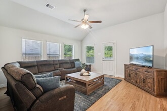 15150 N Heron Heights Way in Magnolia, TX - Building Photo - Building Photo