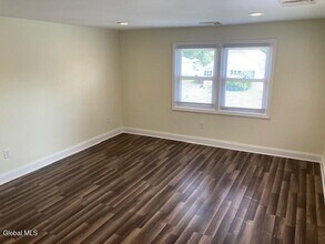 4 Katherine Rd in Albany, NY - Building Photo - Building Photo