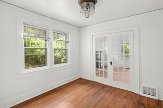 271 Forest Hill Dr in Asheville, NC - Building Photo - Building Photo
