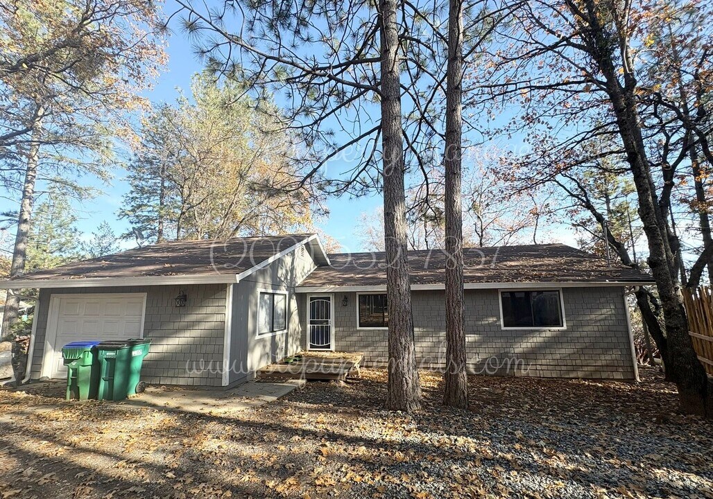 24055 S Bear Clover Ct in Sonora, CA - Building Photo