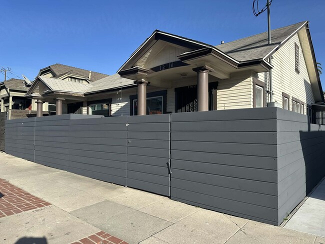 1218 Myra Ave, Unit 1218