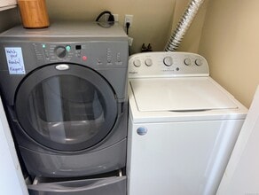 88 E Main St in Clinton, CT - Building Photo - Building Photo