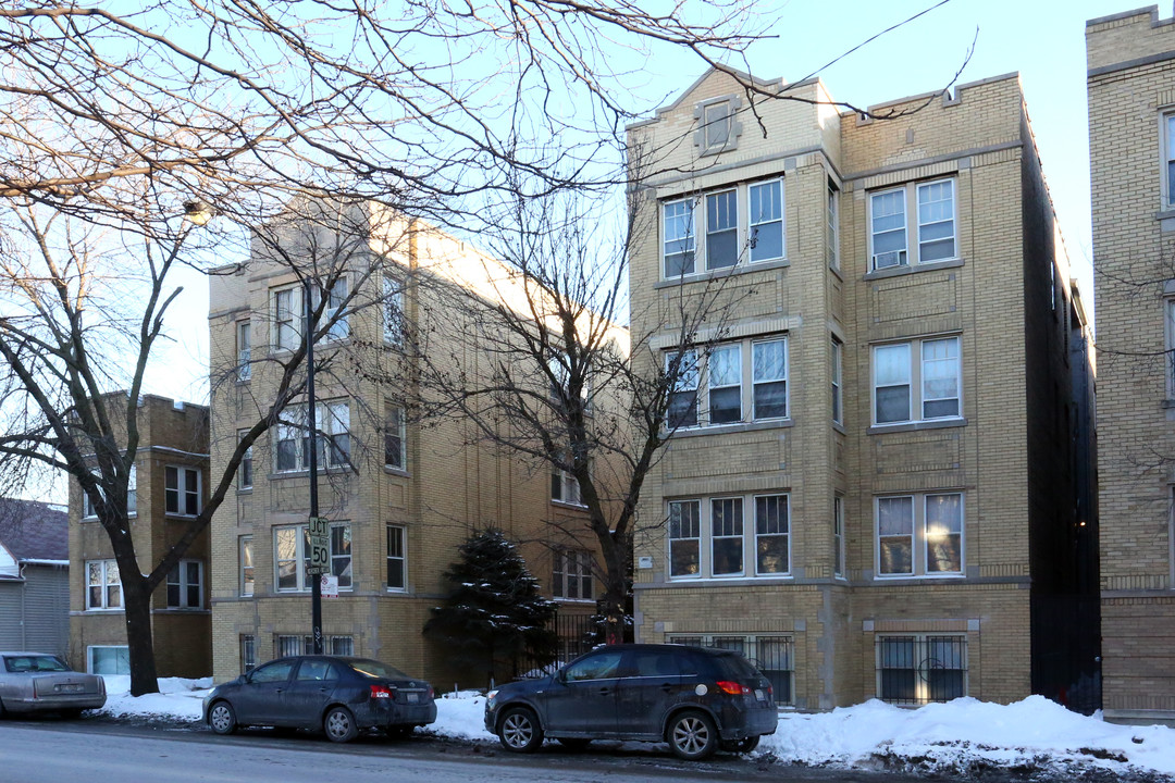 4823-4829 W Addison St in Chicago, IL - Foto de edificio