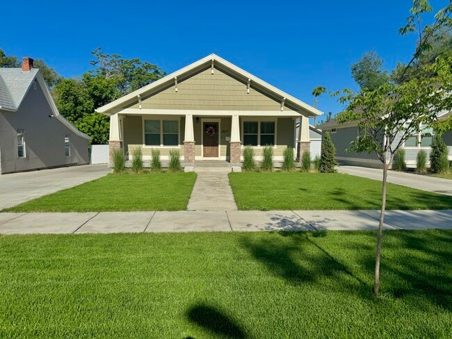 2839 Monroe Blvd