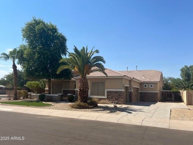 property at 15494 W Meadowbrook Ave