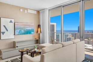 4010 S Ocean Dr in Hollywood, FL - Building Photo