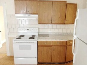 150 West St, Unit Apt 2 in Gardner, MA - Building Photo - Building Photo