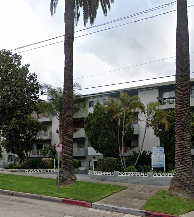 Plaza Beachwood in Los Angeles, CA - Foto de edificio