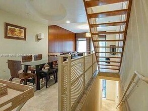 208 Washington Ave in Miami Beach, FL - Building Photo - Building Photo