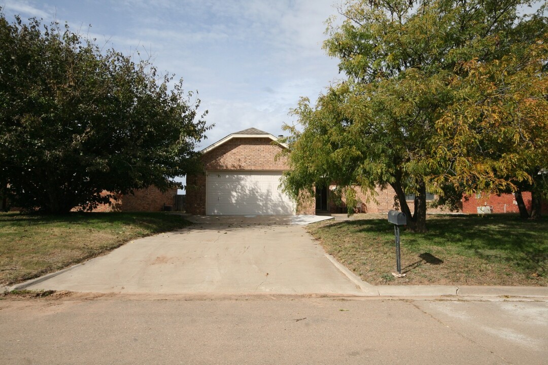 1320 Concord Rd in Clovis, NM - Building Photo