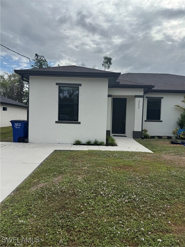 19029 Tangerine Rd in Ft. Myers, FL - Building Photo - Building Photo