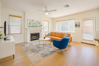 13563 Old El Camino Real in San Diego, CA - Building Photo - Building Photo