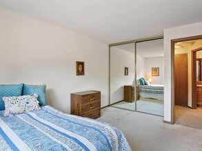 4300 Trenton Ln N, Unit 108 in Plymouth, MN - Building Photo - Building Photo