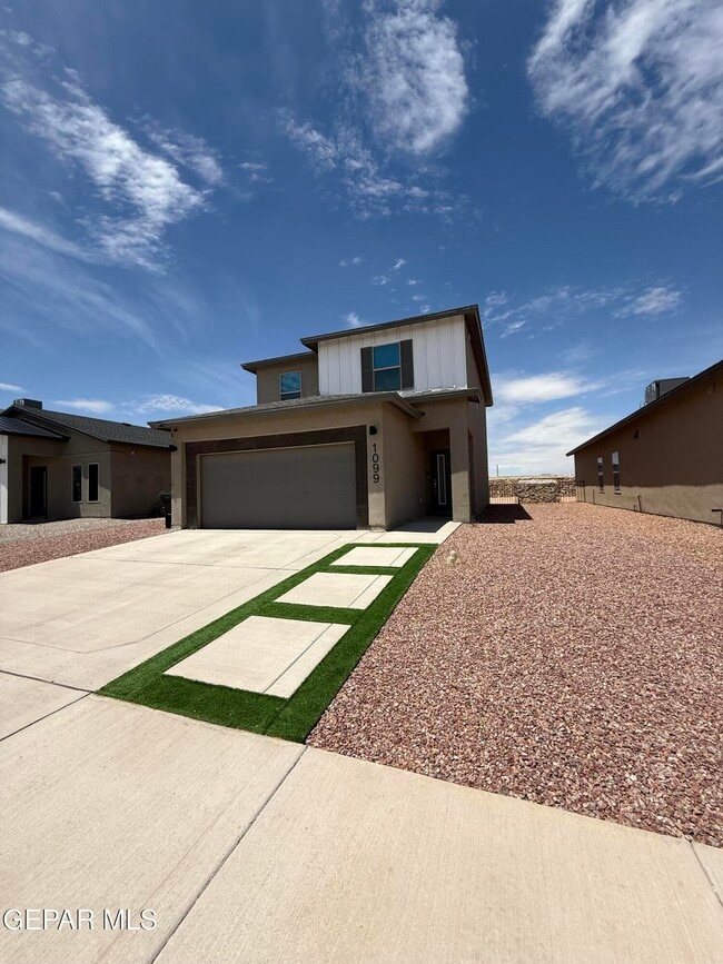 1099 Sky River St in Horizon City, TX - Building Photo - Building Photo