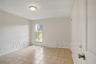 7201 Arlington Expy in Jacksonville, FL - Building Photo - Building Photo